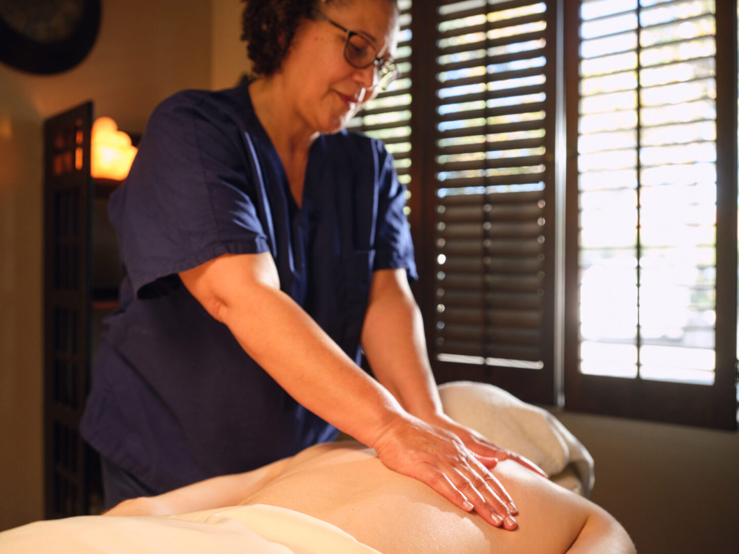 One-on-one therapy session between a client and therapist at Casa Recovery